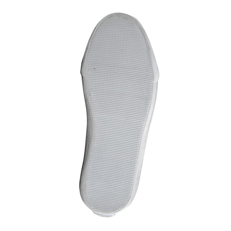a pie-Zapatillas-Zafiro SN
