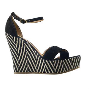 a pie-Zapatos-Cetus PD