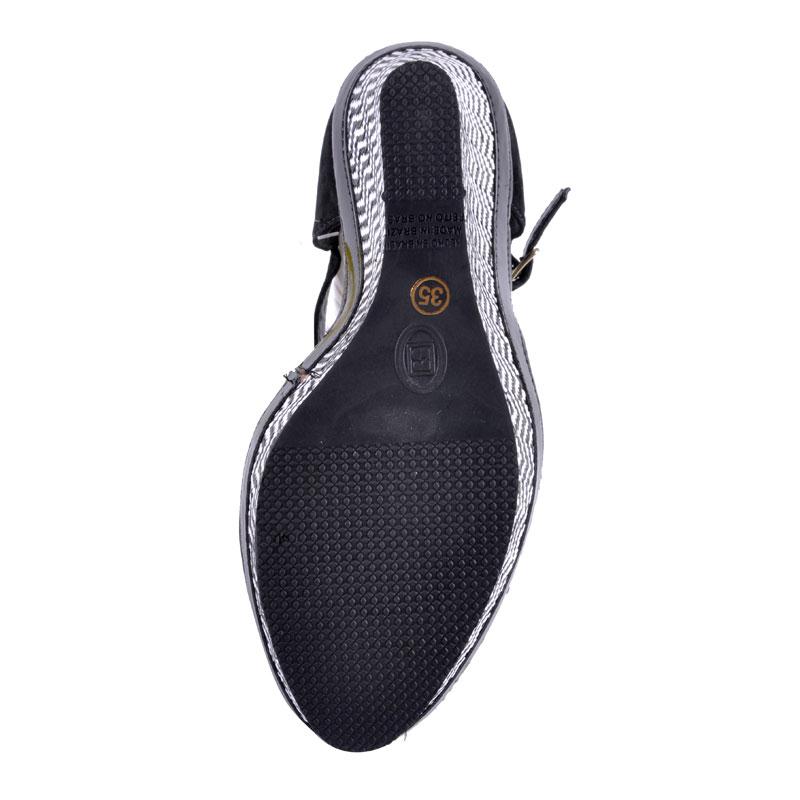 a pie-Zapatos-Cygnus SN
