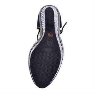 a pie-Zapatos-Cygnus SN