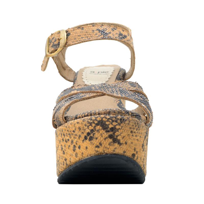 a pie-Zapatos-Linda FN