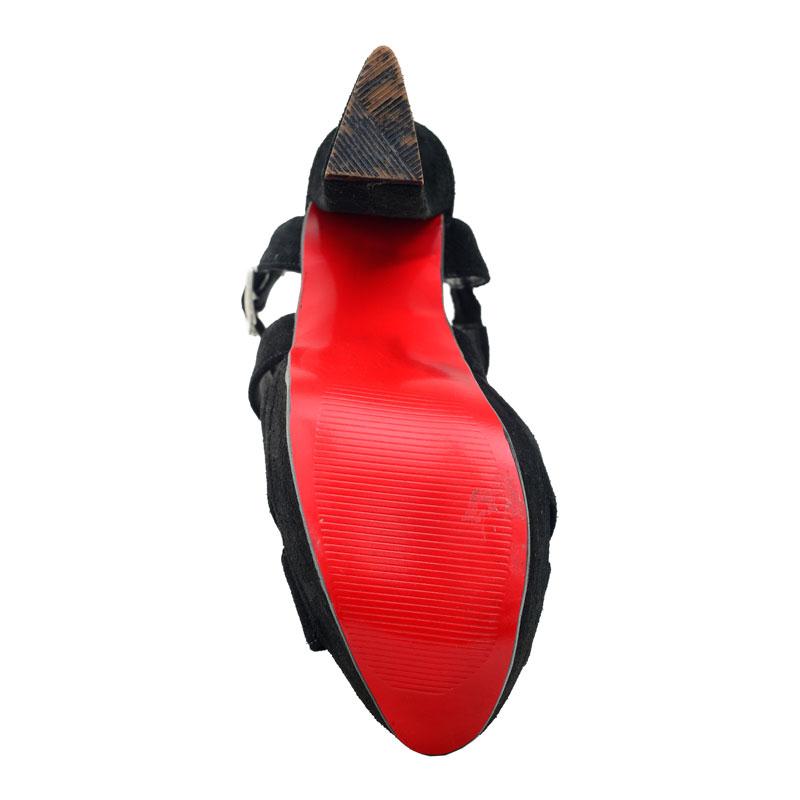 a pie-Zapatos-Tucana SN