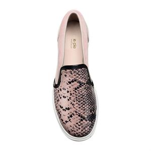 a pie-Zapatillas-Capri AN