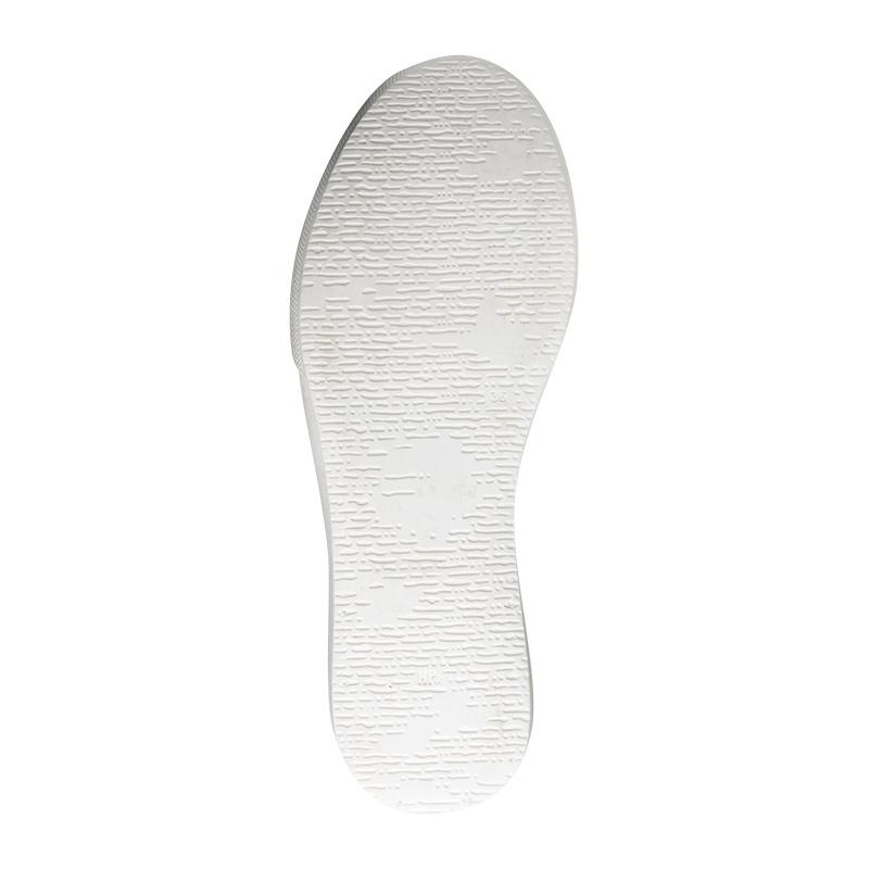 a pie-Zapatillas-Capri SN