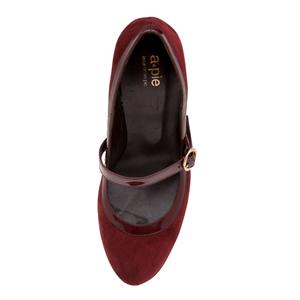 a pie-Zapatos-Lupe AN