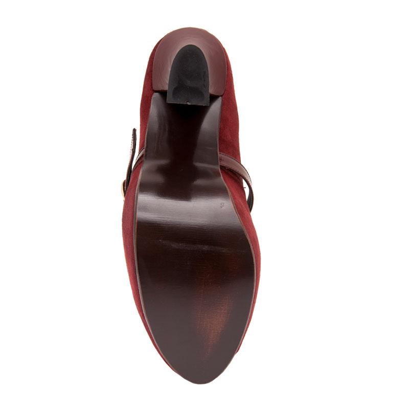 a pie-Zapatos-Lupe SN