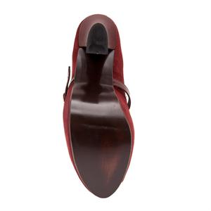 a pie-Zapatos-Lupe SN