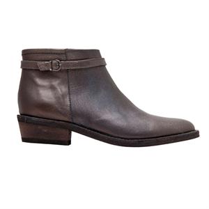 a pie-Botas-Pinta PD