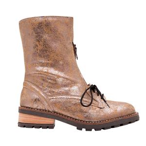 a pie-Botas-Zuca PD