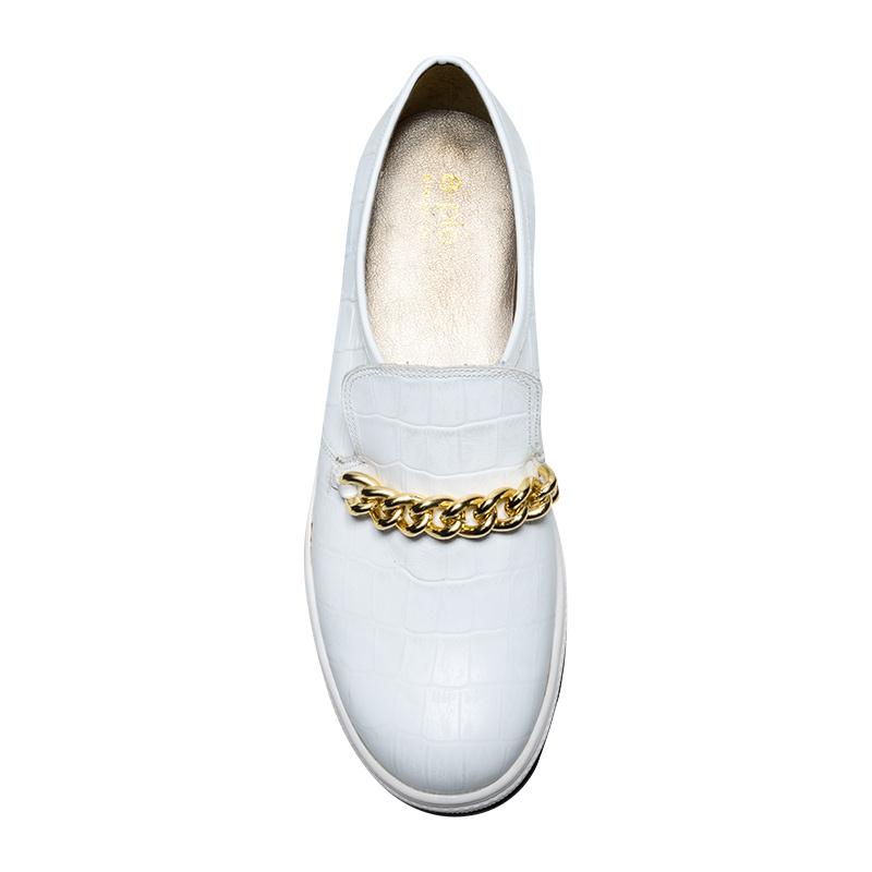 a pie-Zapatillas-Maku AN