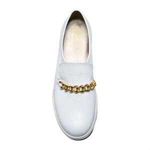 a pie-Zapatillas-Maku AN