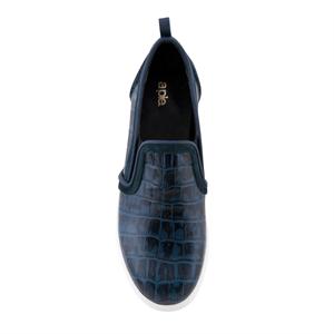 a pie-Zapatillas-Moon AN