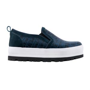 a pie-Zapatillas-Moon PD