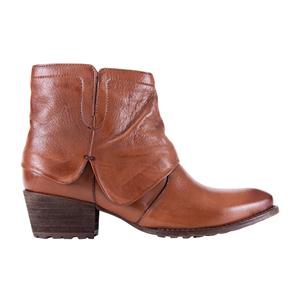 Arezzo-Botas-Wells PD