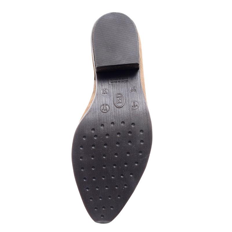 a pie-Botas-India SN