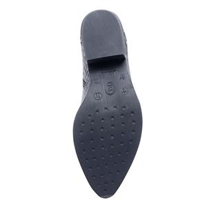 a pie-Botas-Indira SN