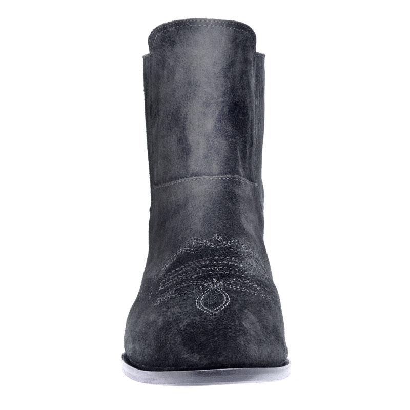 a pie-Botas-Sabina FN