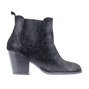 a pie-Botas-Sabina PD