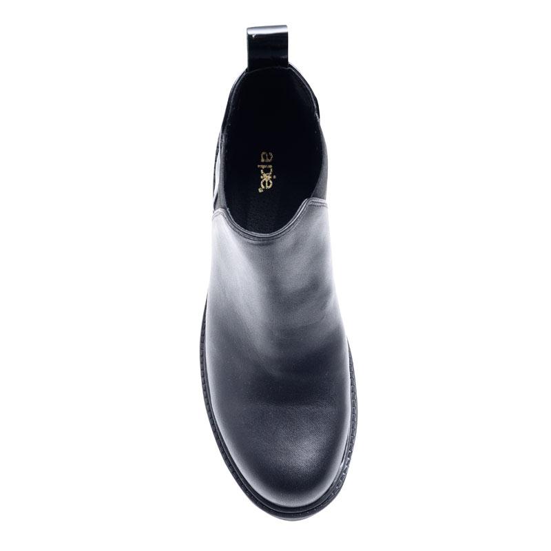 a pie-Botas-Taina AN