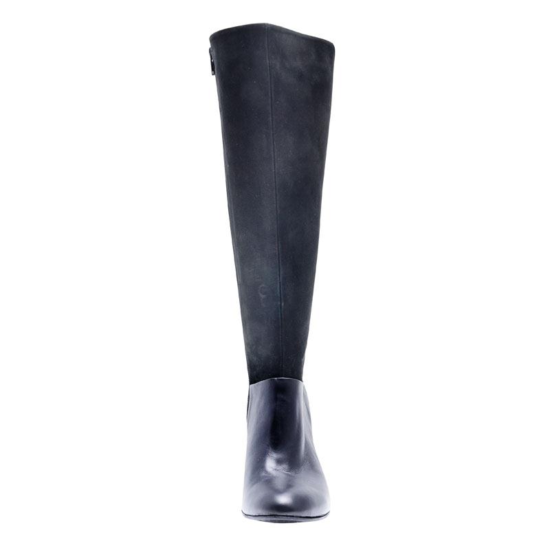 a pie-Botas-Diana FN
