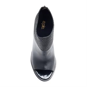 a pie-Botas-Yida AN