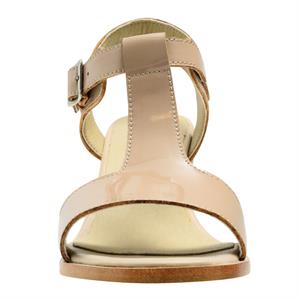 a pie-Zapatos-Cali FN