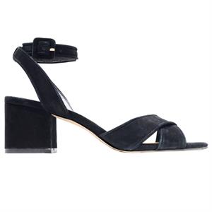 a pie-Zapatos-Ona PD