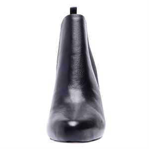 a pie-Botas-Donatella FN