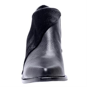 a pie-Botas-Ela FN