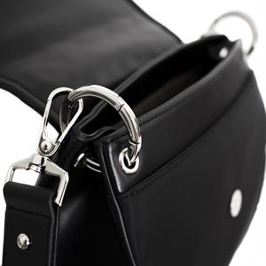 a pie-Cartera-Neira FN