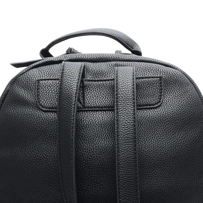 a pie-Mochilas-Anyan AN