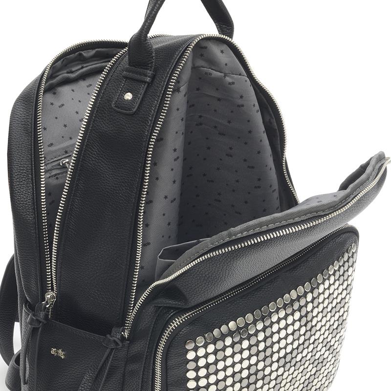a pie-Mochilas-Anyan SN