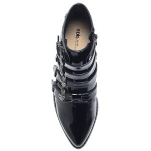 a pie-Botas-Ruth AN