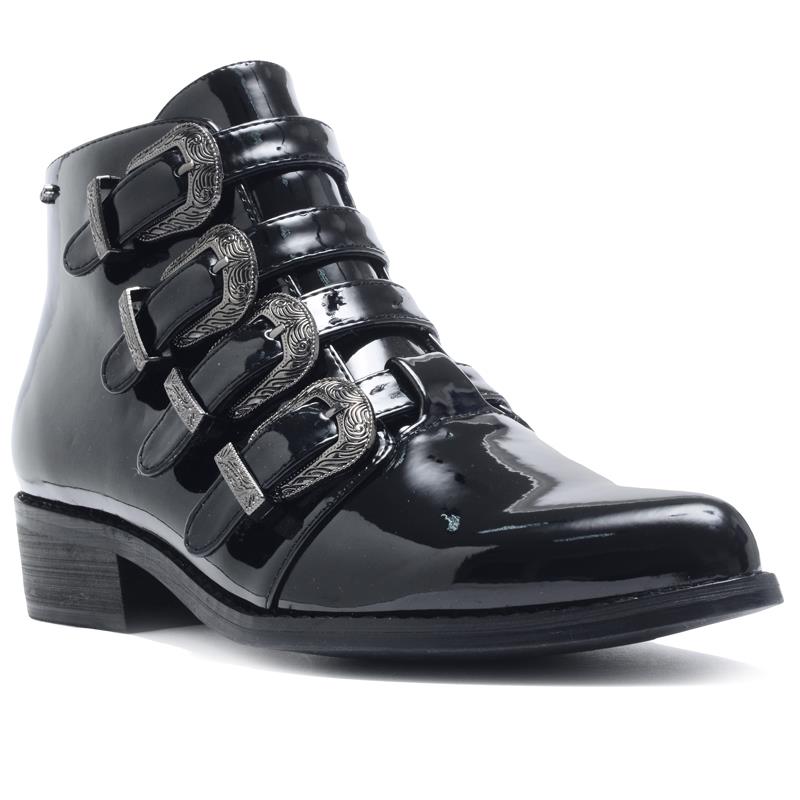 a pie-Botas-Ruth FN