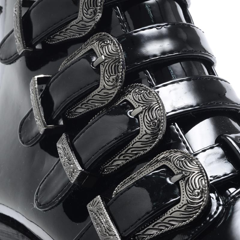 a pie-Botas-Ruth SN