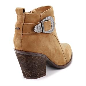 a pie-Botas-Fausta SN