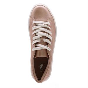 a pie-Sneakers-Biter AN