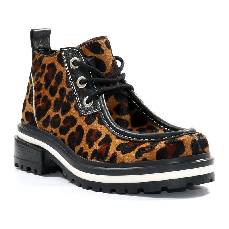 a pie-Borcego-Welly FN
