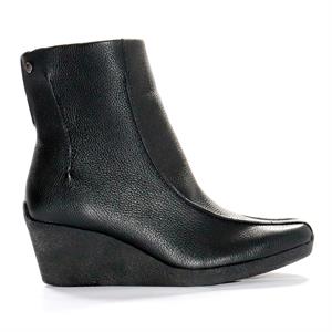 STITCHING-Botas-June PD