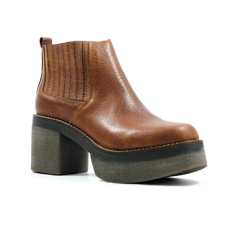 a pie-Botas-Iris AN