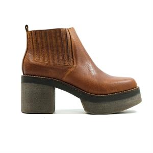 a pie-Botas-Iris PD