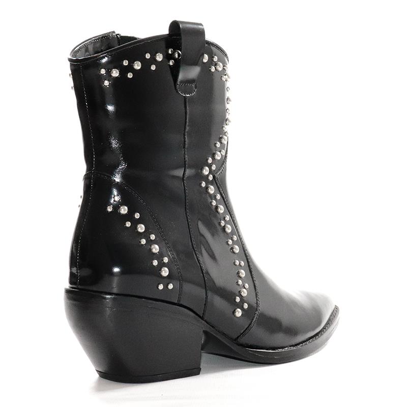 a pie-Botas-Wapy SN