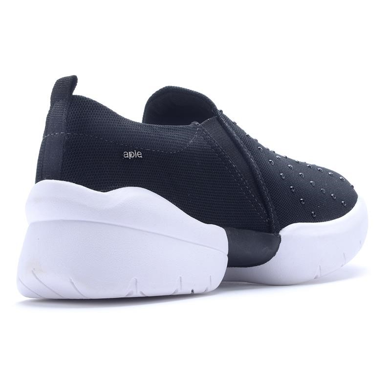 a pie-Sneakers-Rink FN