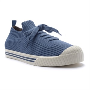 a pie-Sneakers-Mambo FN