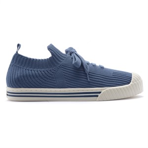 a pie-Sneakers-Mambo PD