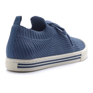 a pie-Sneakers-Mambo SN