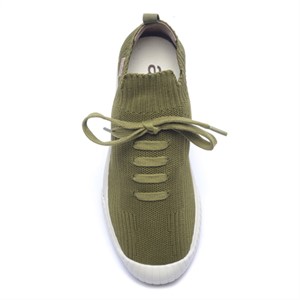 a pie-Sneakers-Mambo AN