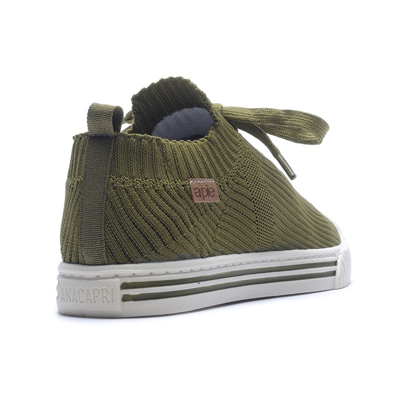 a pie-Sneakers-Mambo FN