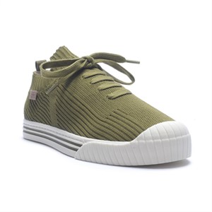 a pie-Sneakers-Mambo SN