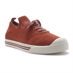 a pie-Sneakers-Mambo FN